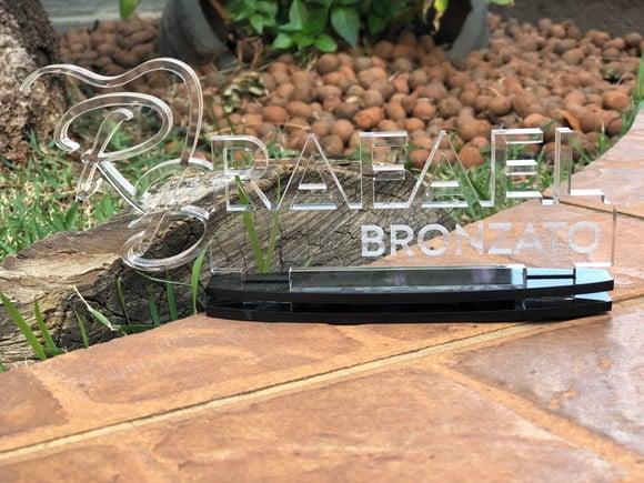 Placa de Identificação de Mesa - Acrílico e Acrílico 26x10