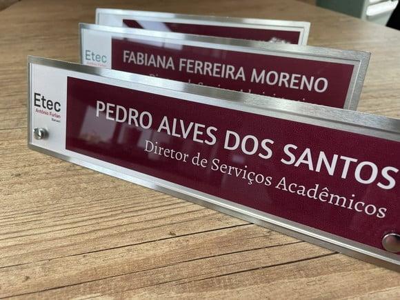 Placa de Identificação de Mesa - Inox e Acrílico 30x8