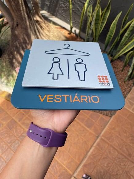 Placa de Identificação de Sala - Modelo Ágata