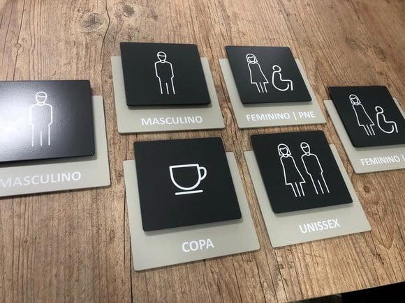 Placa de Identificação de Sala - Modelo Ágata