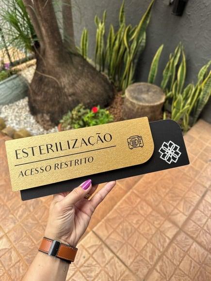 Placa de Identificação de Sala - Modelo Ametista
