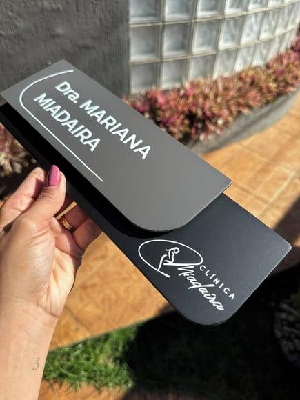 Placa de Identificação de Sala - Modelo Ametista