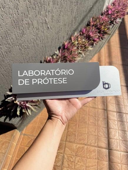 Placa de Identificação de Sala - Modelo Ametista