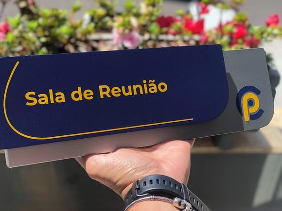Placa de Identificação de Sala - Modelo Ametista