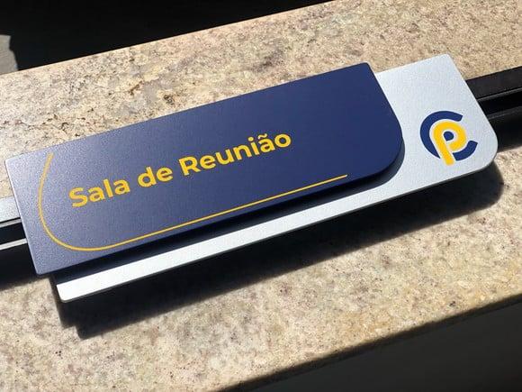 Placa de Identificação de Sala - Modelo Ametista