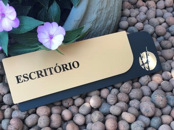 Placa de Identificação de Sala - Modelo Ametista