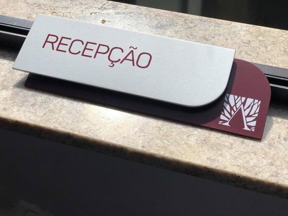 Placa de Identificação de Sala - Modelo Ametista