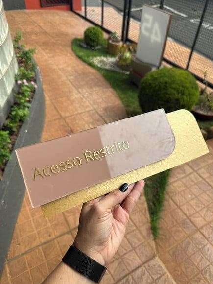 Placa de Identificação de Sala - Modelo Ametista Acrílico