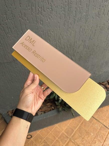 Placa de Identificação de Sala - Modelo Ametista Acrílico