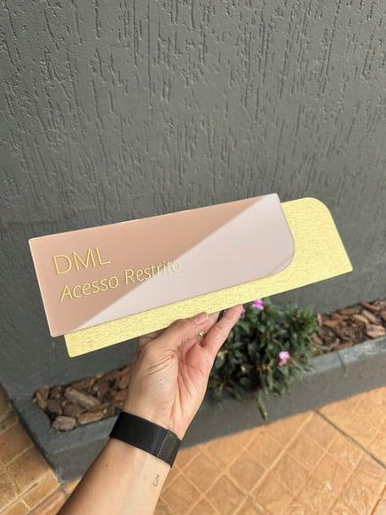 Placa de Identificação de Sala - Modelo Ametista Acrílico