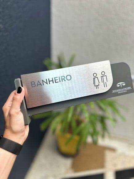 Placa de Identificação de Sala - Modelo Ametista Bandeira