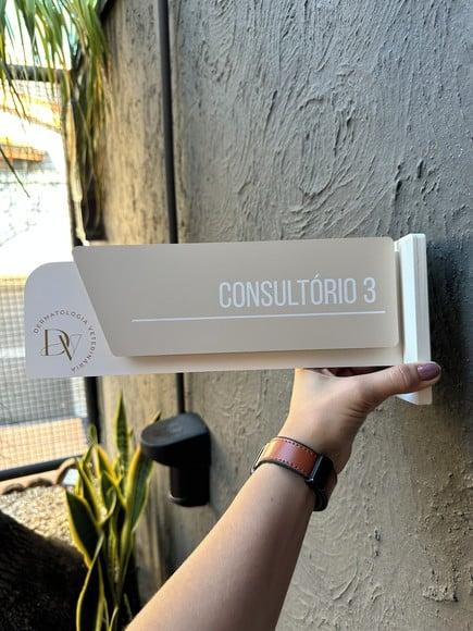Placa de Identificação de Sala - Modelo Ametista Bandeira
