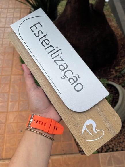 Placa de Identificação de Sala - Modelo Ametista mdf