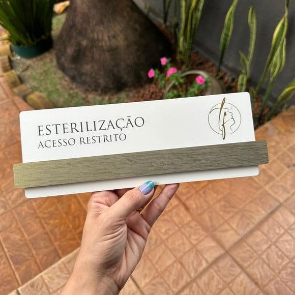 Placa de Identificação de Sala - Modelo Esmeralda