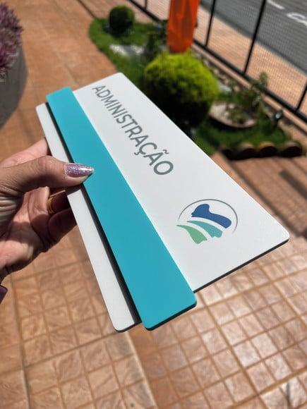 Placa de Identificação de Sala - Modelo Esmeralda