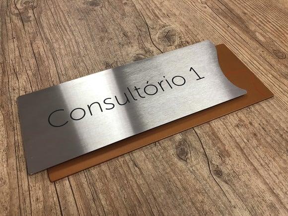Placa de Identificação de Sala - Modelo Feldspato Inox