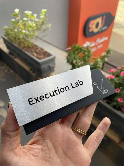 Placa de Identificação de Sala - Modelo Mini Onix Inox