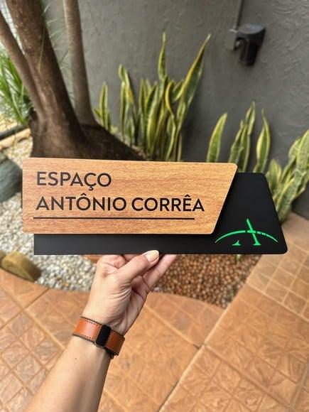 Placa de Identificação de Sala - Modelo Onix