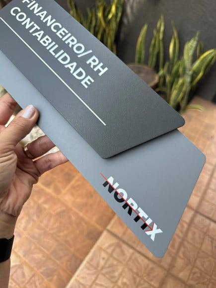 Placa de Identificação de Sala - Modelo Onix