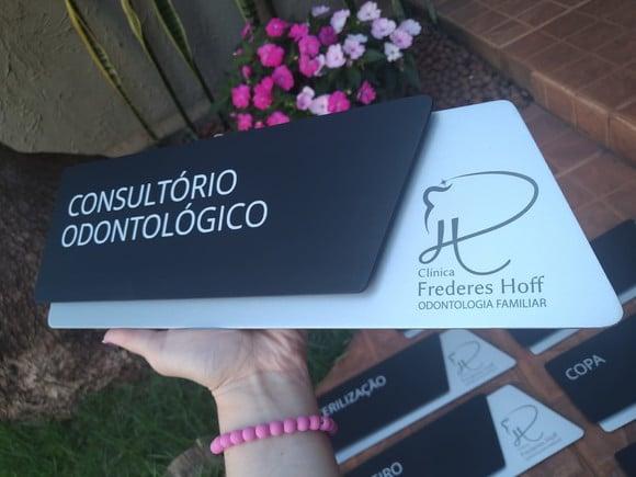 Placa de Identificação de Sala - Modelo Onix
