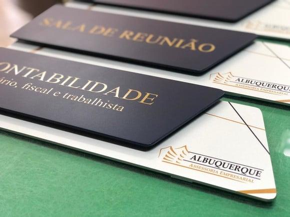 Placa de Identificação de Sala - Modelo Onix
