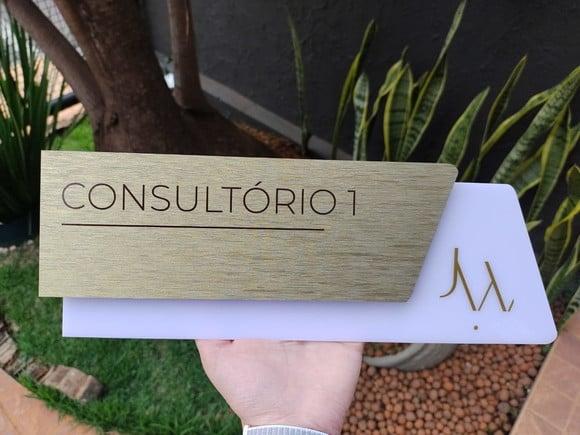 Placa de Identificação de Sala - Modelo Onix Acrílico
