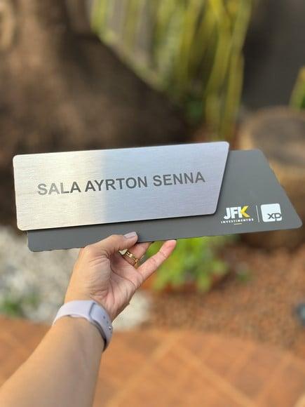 Placa de Identificação de Sala - Modelo Onix Inox