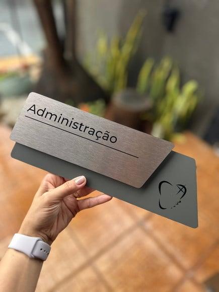 Placa de Identificação de Sala - Modelo Onix Inox