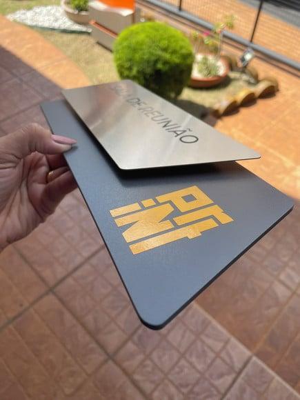 Placa de Identificação de Sala - Modelo Onix Inox