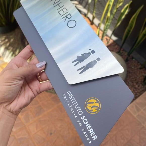 Placa de Identificação de Sala - Modelo Onix Inox