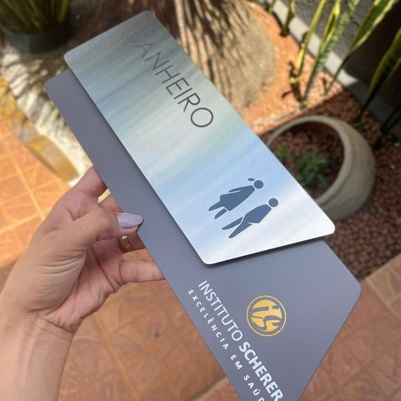 Placa de Identificação de Sala - Modelo Onix Inox