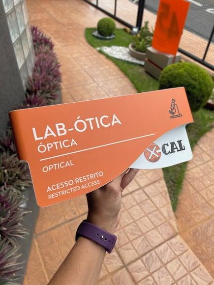 Placa de Identificação de Sala - Modelo Sodalita