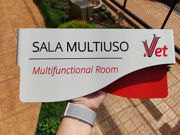 Placa de Identificação de Sala - Modelo Sodalita