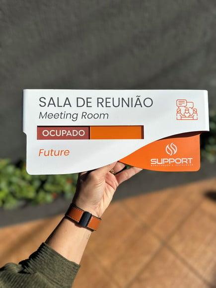 Placa de Identificação de Sala - Modelo Sodalita Flag