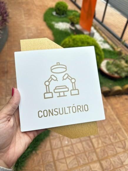 Placa de Identificação de Sala Consultório Modelo Bari 18x14