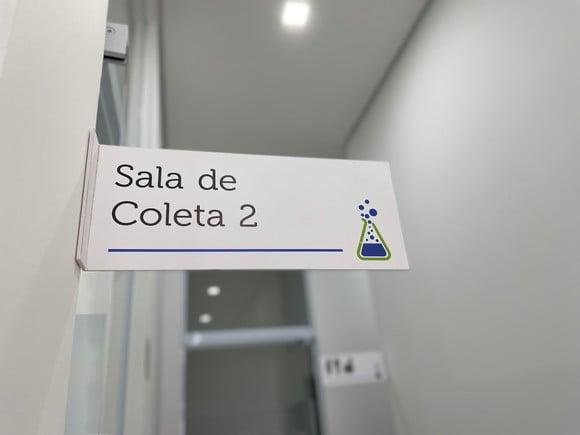 Placa de Sinalização de Sala - Modelo Caulim 30x13