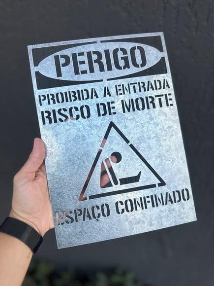 Placa em Alumínio para Decalque Espaço Confinado Stencil
