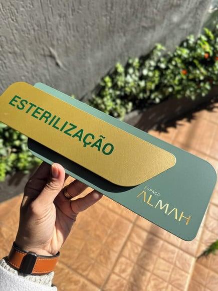 Placa Identificação de Sala - Modelo Adamantium