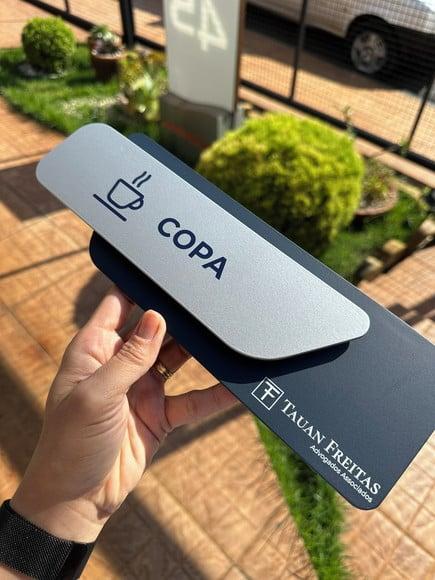 Placa Identificação de Sala - Modelo Adamantium