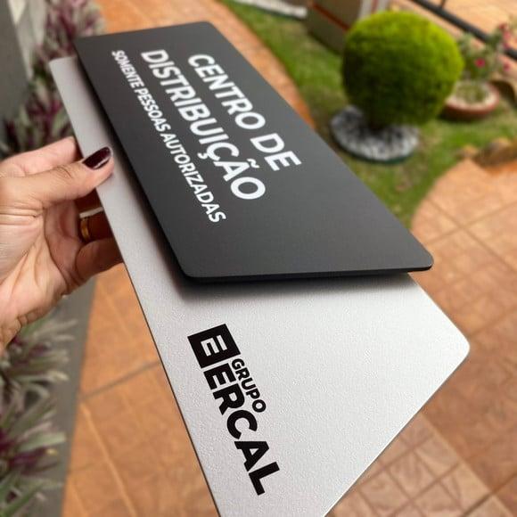 Placa Identificação de Sala - Modelo Onix