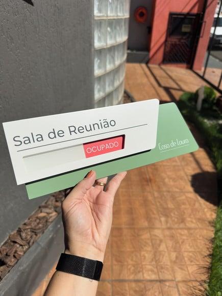 Placa Identificação de Sala - Modelo Onix Flag