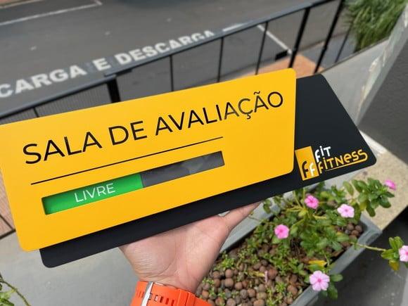 Placa Identificação de Sala - Modelo Onix Flag