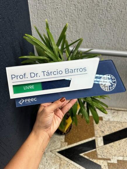 Placa Identificação de Sala - Modelo Onix Flag Acrílico