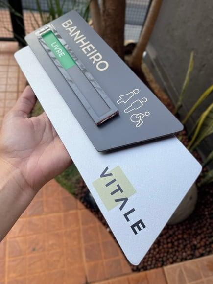Placa Identificação de Sala - Modelo Onix Flag