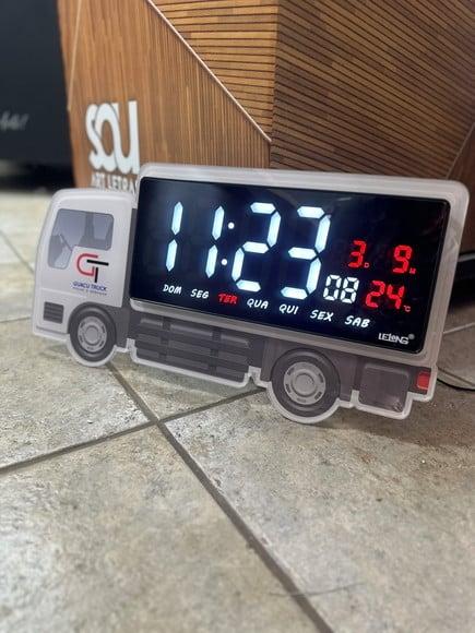 Relógio Digital Personalizado em Forma de Caminhão