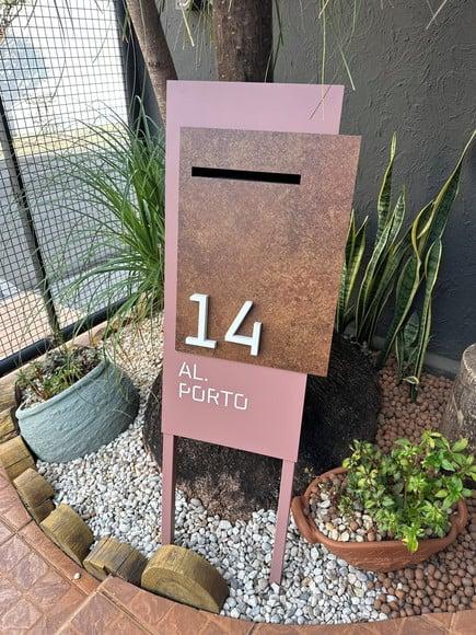 Totem Residencial Acm com Acm 40,5x85 Cx Correio P Jardim