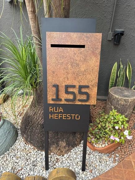 Totem Residencial Acm com Corten 40,5x85 Cx Correio P Jardim