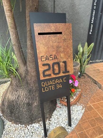 Totem Residencial Acm com Corten 40,5x85 Cx Correio P Jardim