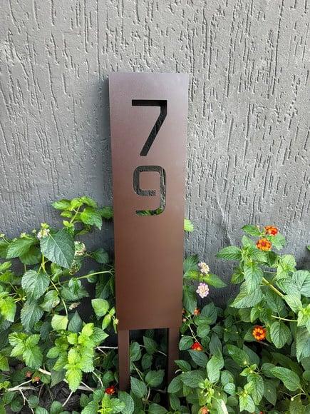 Totem Residencial Aço Carbono Pé P/sustentaçãojardim 16,6x60
