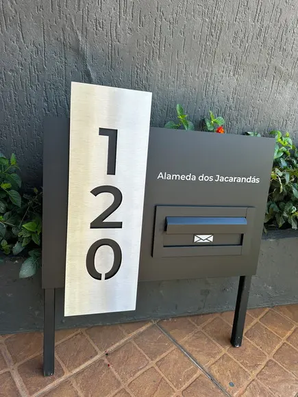 Algarismo Acm + Inox - 60x55 +caixa Correio e Pé para Jardim